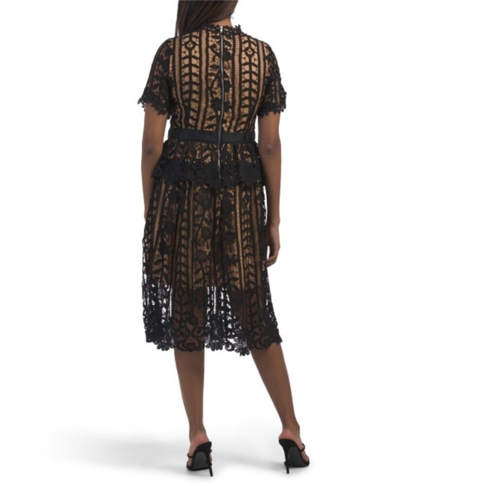 DALIA MACPHEE Black/Nude Short Sleeve Lace Dress With Floral Edging - Picture 2 of 11